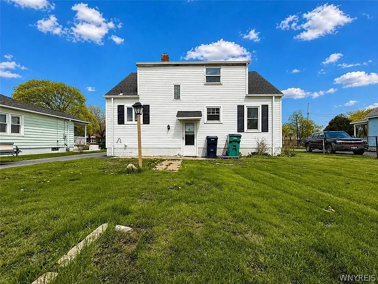 3225 Belden Pl — Photo 4