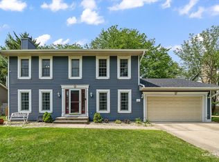 117 S Birchwood Dr, Naperville, IL