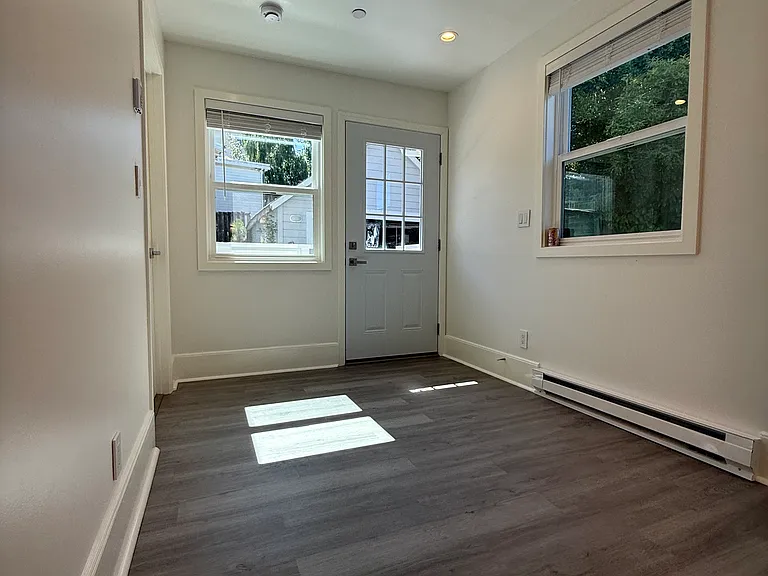 125 Willow Ave #C — Photo 6