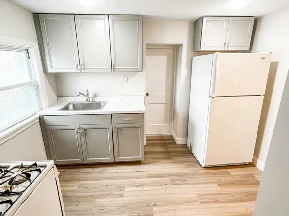 123 Sconticut Neck Rd #1, Fairhaven, MA 02719