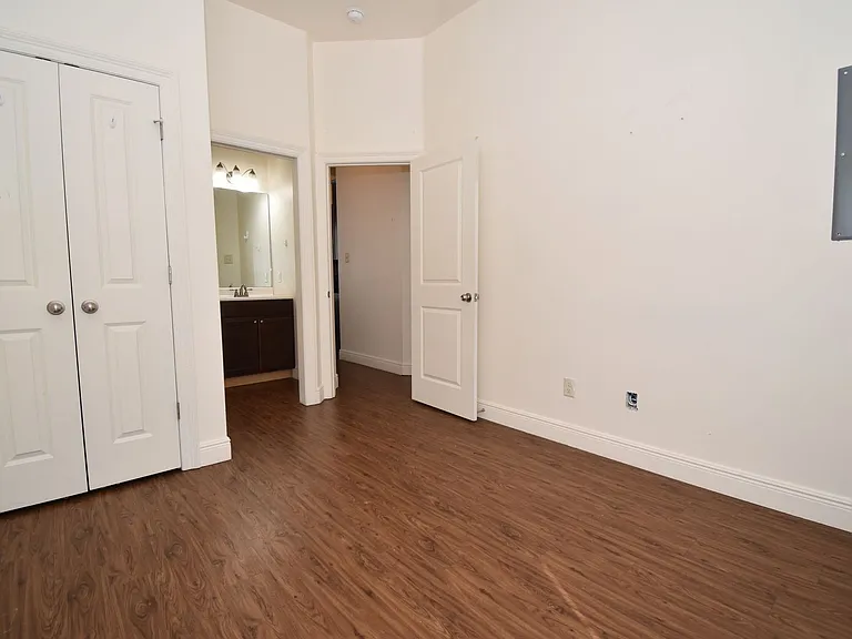 2408-2464 W Barnett Springs Ave — Photo 8