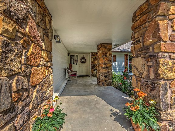 2nd image of 2510 Trailwood Dr
