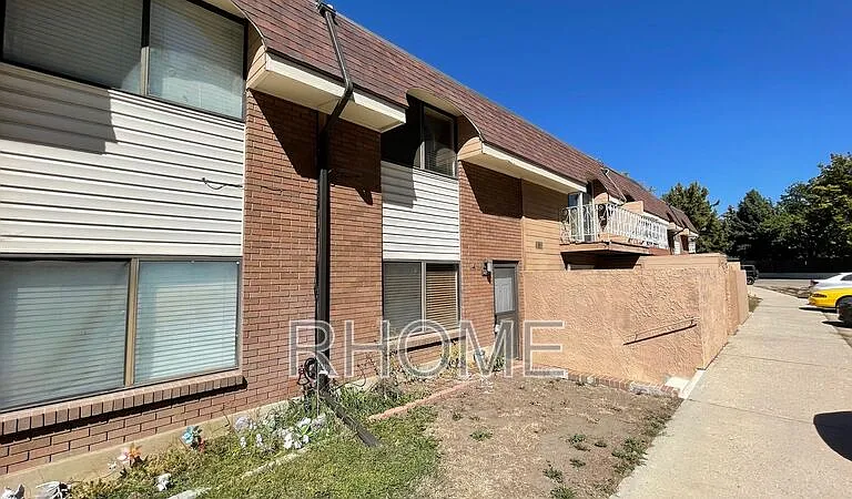 1420 Lancelot Dr — Photo 2