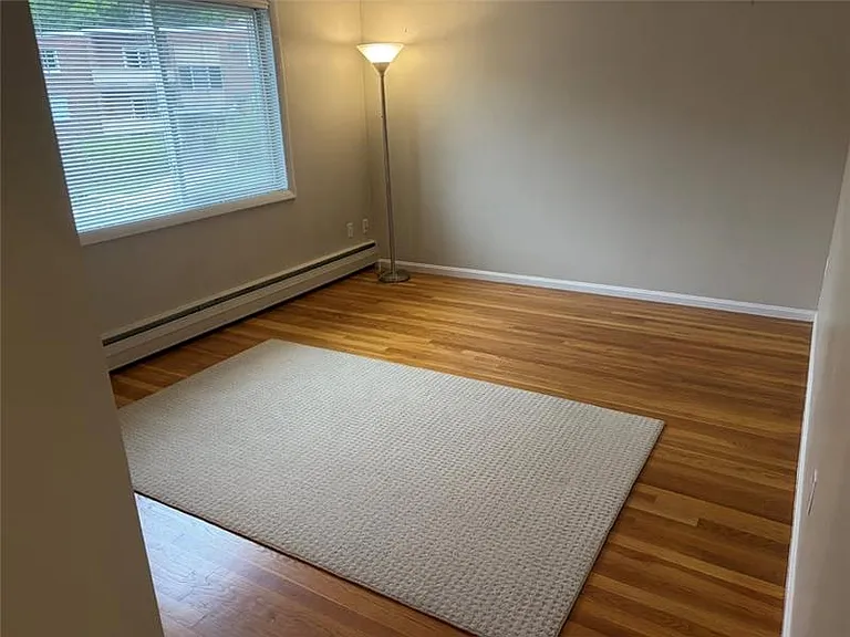 81 Lionel Ave #C — Photo 8