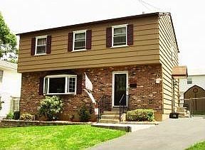 2nd image of 124 Wellington Rd
