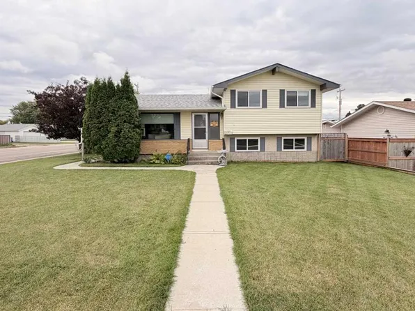 5103 N 40th St, Innisfail, AB T4G 1H8