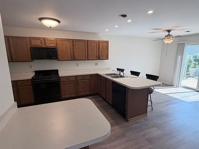 1109 Cambridge Ln — Photo 12