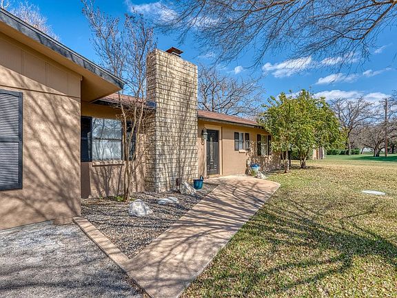 3rd image of 1408 Highland Drive