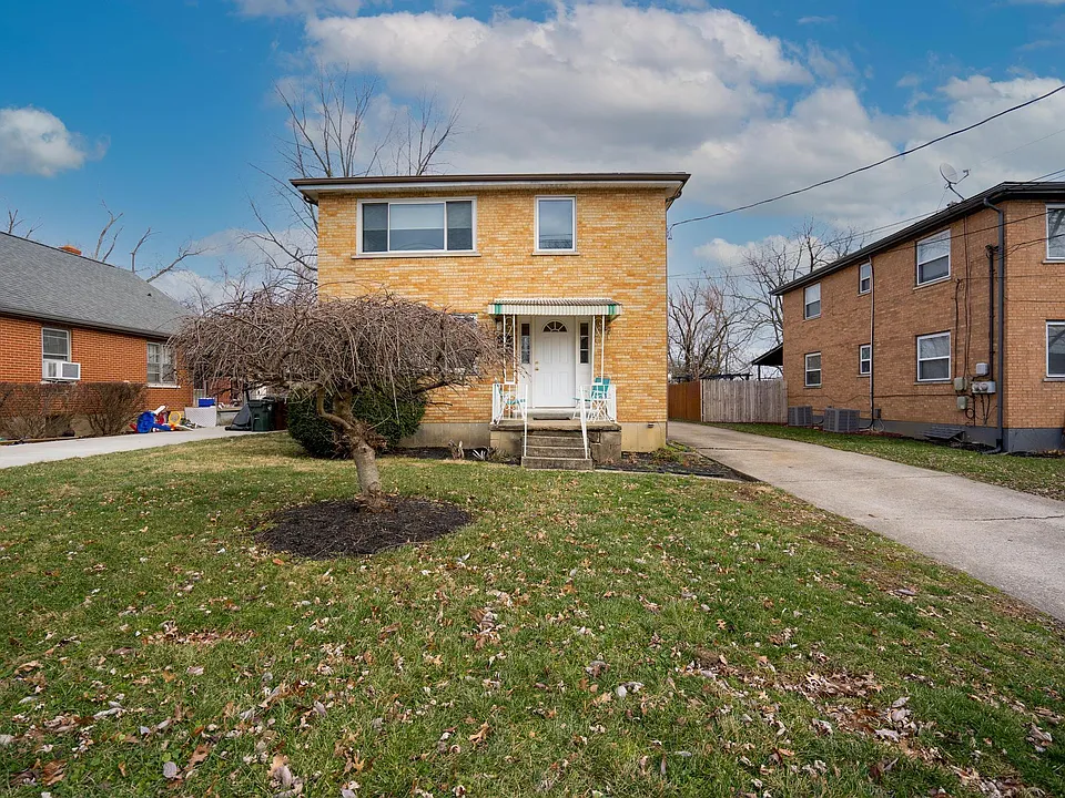 32 Russell St #2