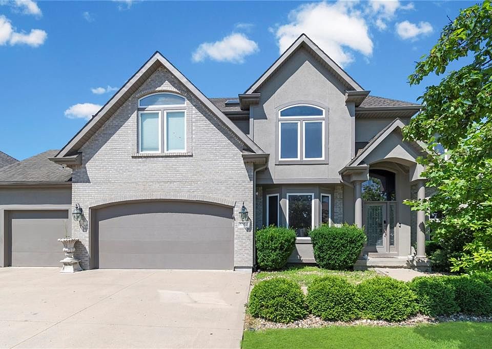 1st image of 6304 N Kensington Ct