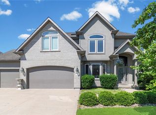 6304 N Kensington Ct, Gladstone, MO 64119