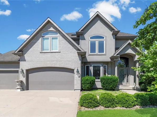6304 N Kensington Ct, Gladstone, MO 64119