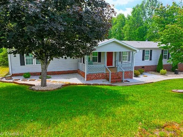 277 Clover Ln, Mount Airy, NC 27030