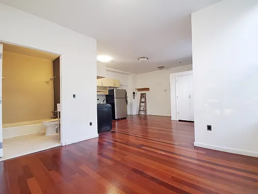 Rented by Rentall Group Inc | media 6