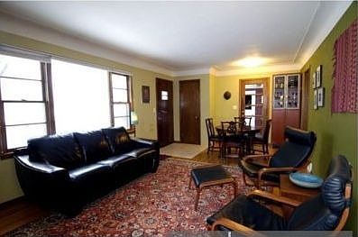 Living Room/Dining Area