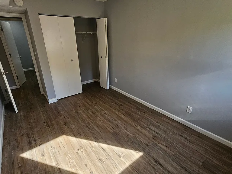 1102 E Colorado Ave — Photo 16