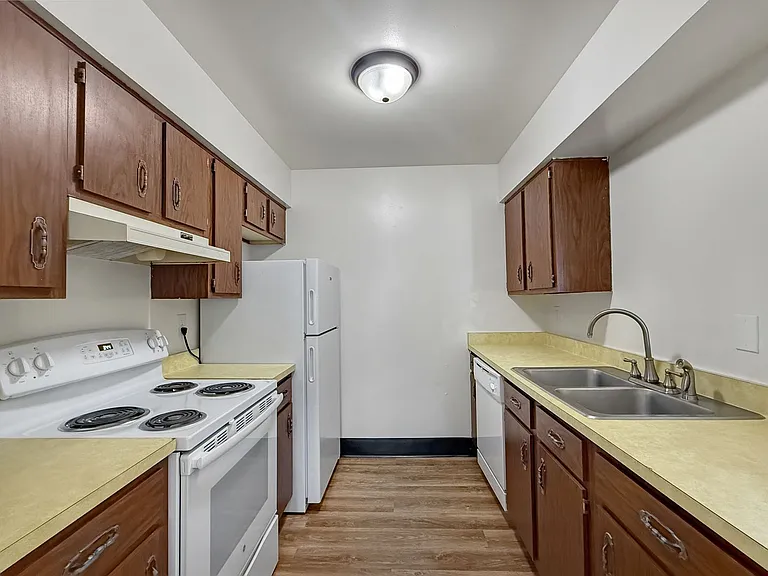 5560 E Virginia St — Photo 12