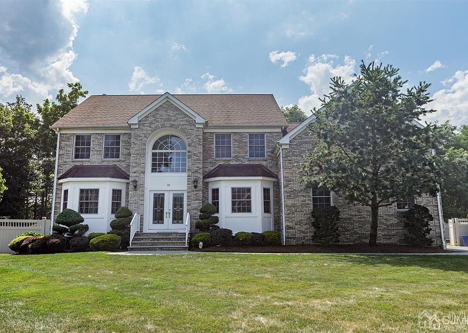 1st image of 10 Trista Way