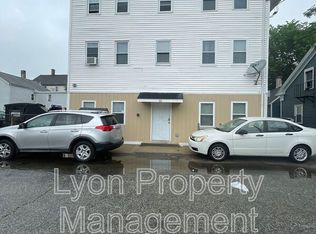 12 Clark Ct #3R, Woonsocket, RI 02895