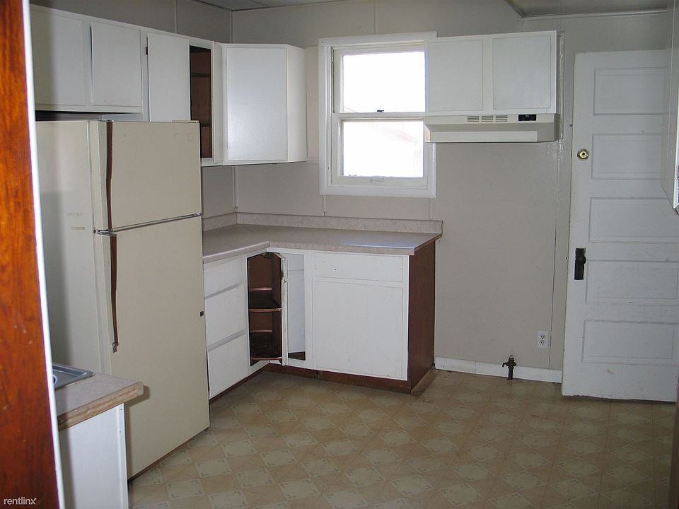 708 kitchen2