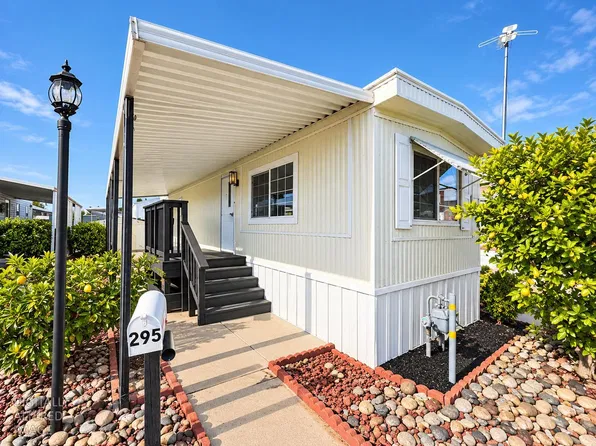 295 Sunny Hills Dr, Rancho Cordova, CA 95670