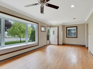 1676 Hazel St N, Saint Paul, MN 55119