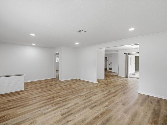 3rd image of 3618 Sunnybrook Ln