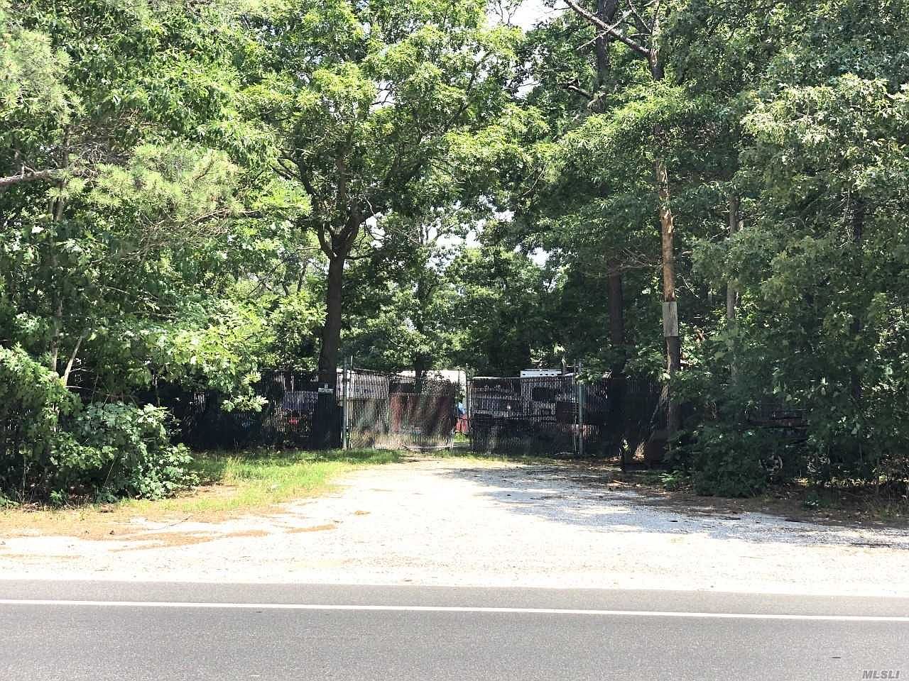 285 Moriches Middle Island Rd, Manorville, NY 11949 Zillow