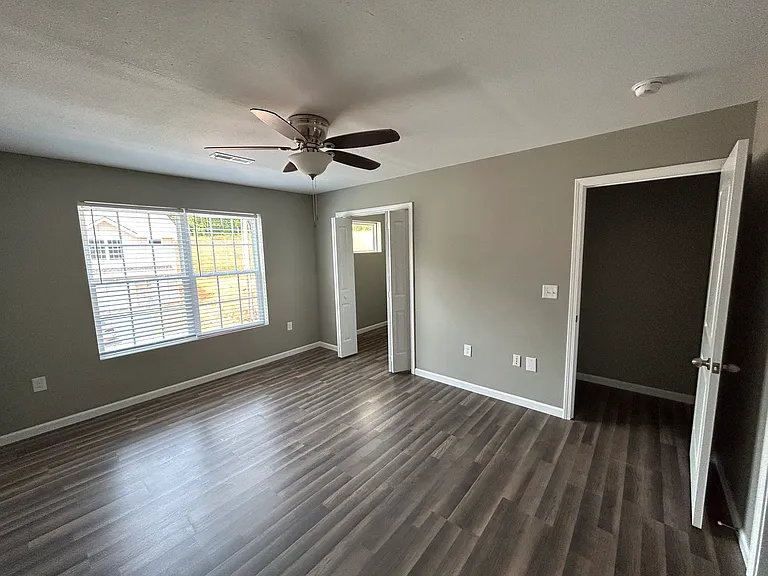 286 Keswick Dr #100 — Photo 11