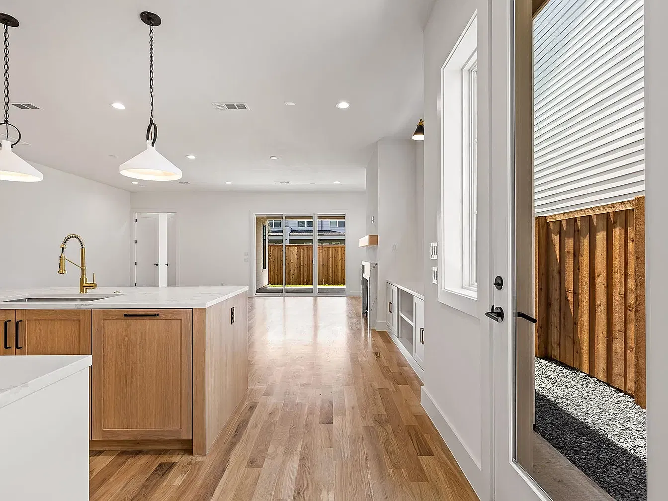 3 bed, 2780 sqft, $6,000 — Photo 3