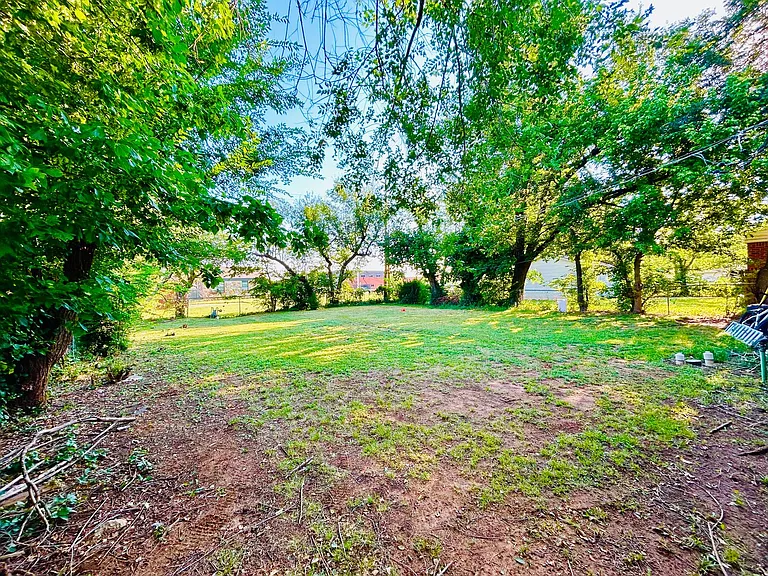 421 Showalter Dr — Photo 17