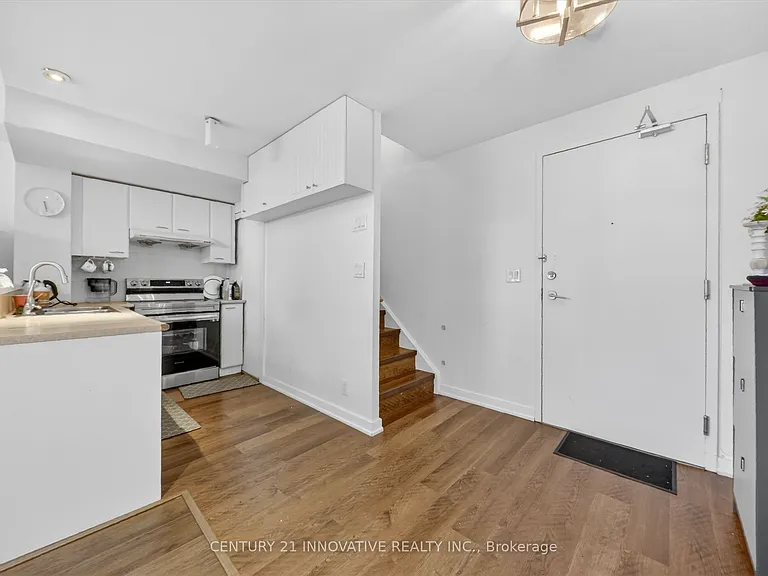 36 Lee Centre Dr #Townhouse 307 — Photo 10