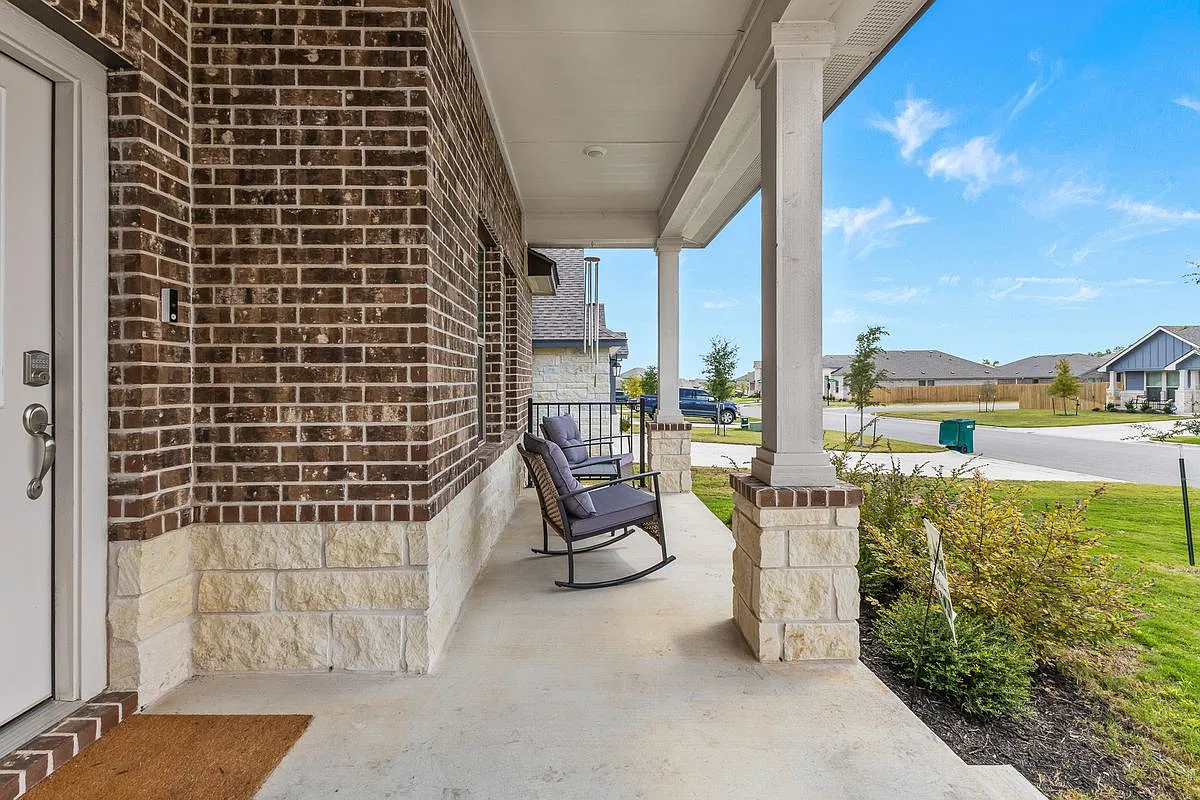 4 bed, 2.0 bath, 1783 sqft, $2,100 — Photo 4