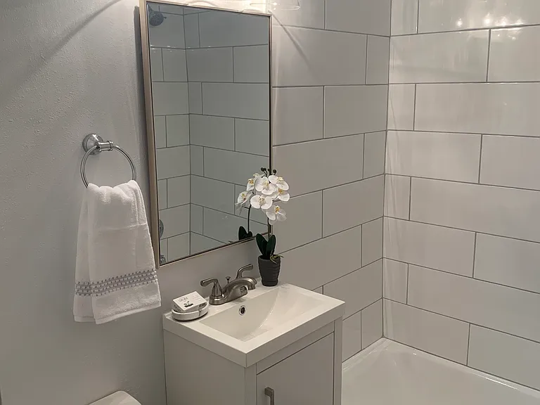 Bath 1 Stagey_08182022