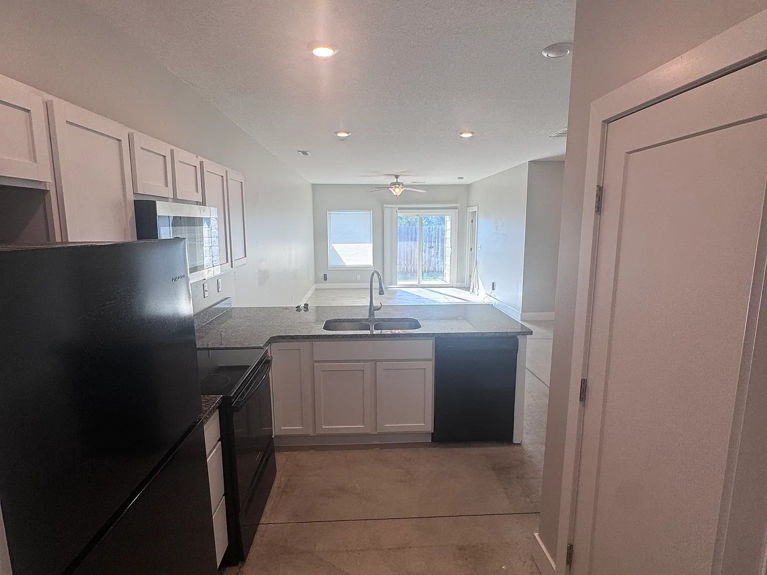 3 bed, 1175 sqft, $1,450 — Photo 3