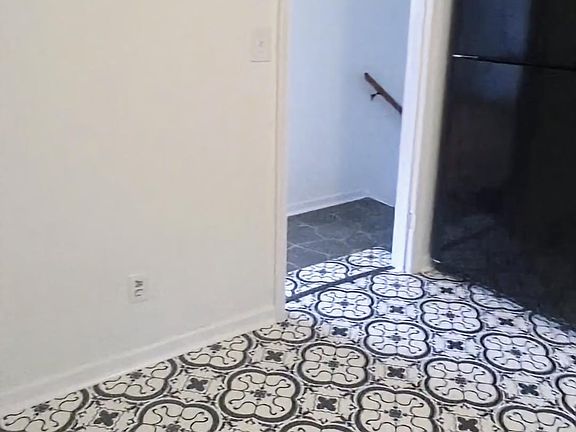 5th image of 1700 W Clara Dr