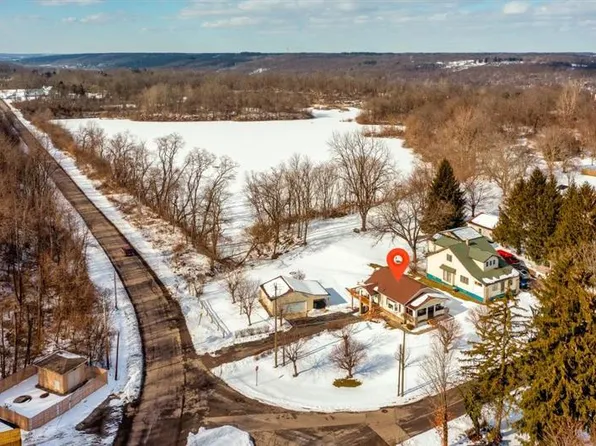 131 Rich Ave, Hillsville, PA 16132