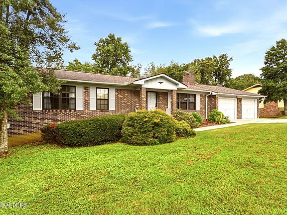 3rd image of 624 Greenwood Dr