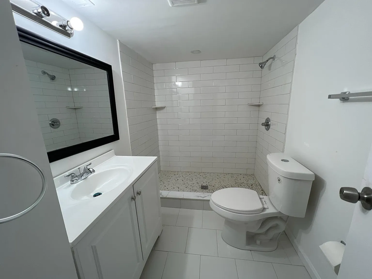 4 bed, 5.0 bath, 2366 sqft, $810 — Photo 4