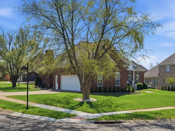 305 Gablewood Cir, Louisville, KY 40245