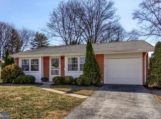 805 Fairview Rd, Carlisle, PA 17013