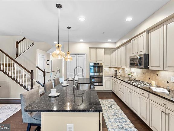 5th image of 7861 Culloden Crest Ln