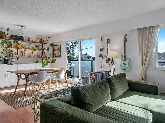 5th image of 840 Craigflower Rd #4