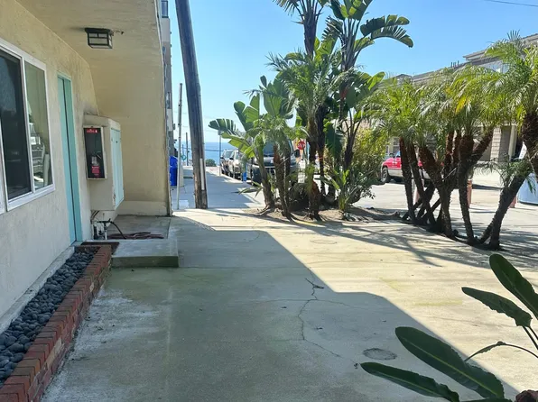 320 11th St #1, Manhattan Beach, CA 90266