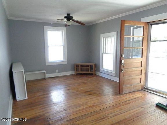 2nd image of 719 Pine St