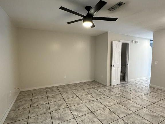5th image of 224 Candlebrook Dr