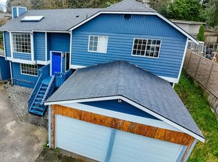 7027 NE 152nd Ct, Kenmore, WA 98028