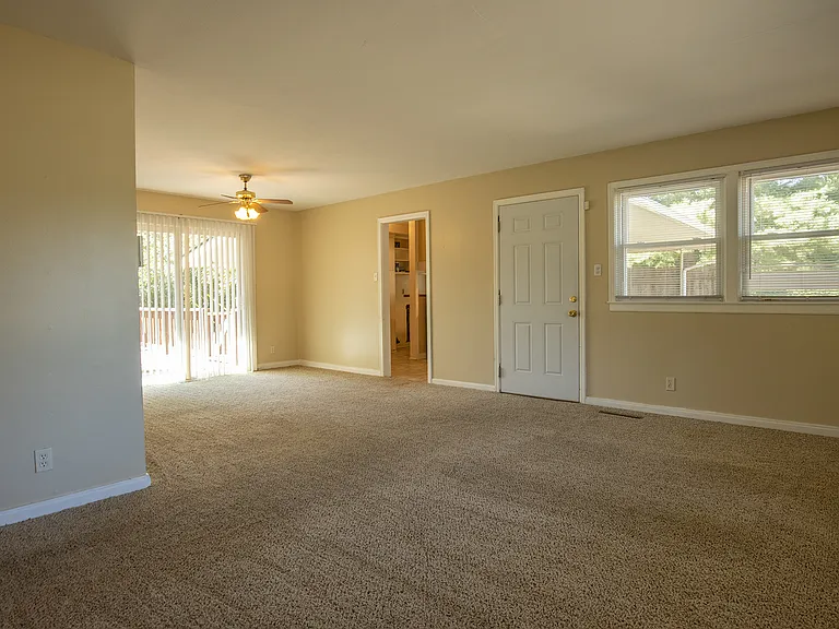 3100 Furman Blvd — Photo 35