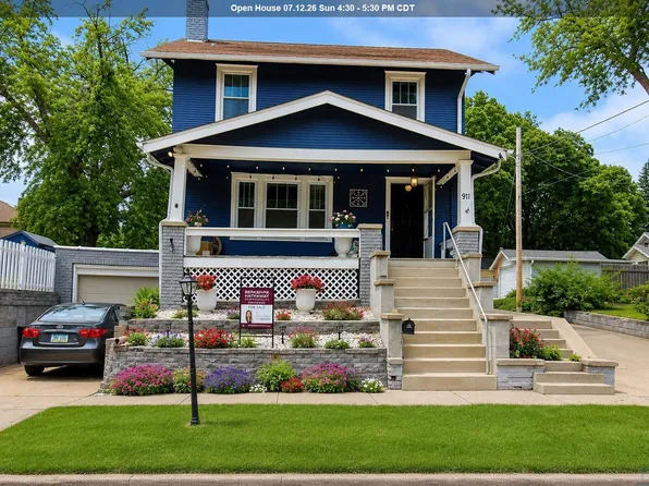 911 32nd St, Sioux City, IA 51104
