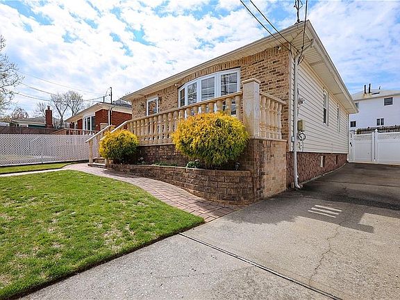 3rd image of 461 Clifton Ave